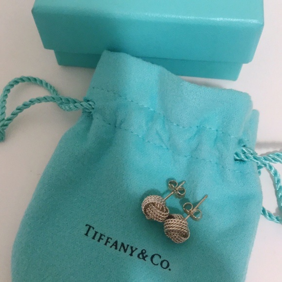 Tiffany & Co. Knot earrings - Picture 1 of 3